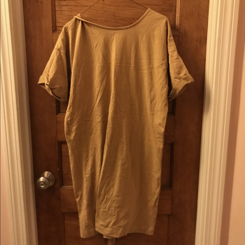 Mustard Zara T-shirt dress!! With open back.
